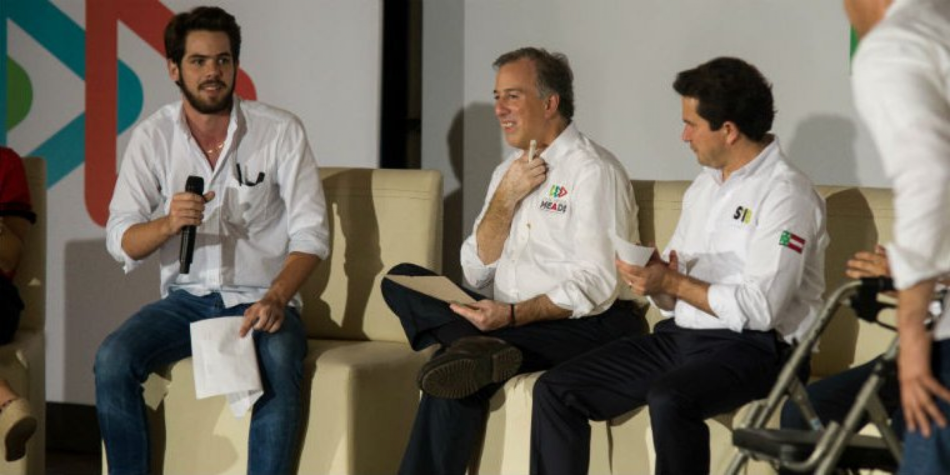 Meade se comprometió a impulsar el emprendimiento de los jóvenes