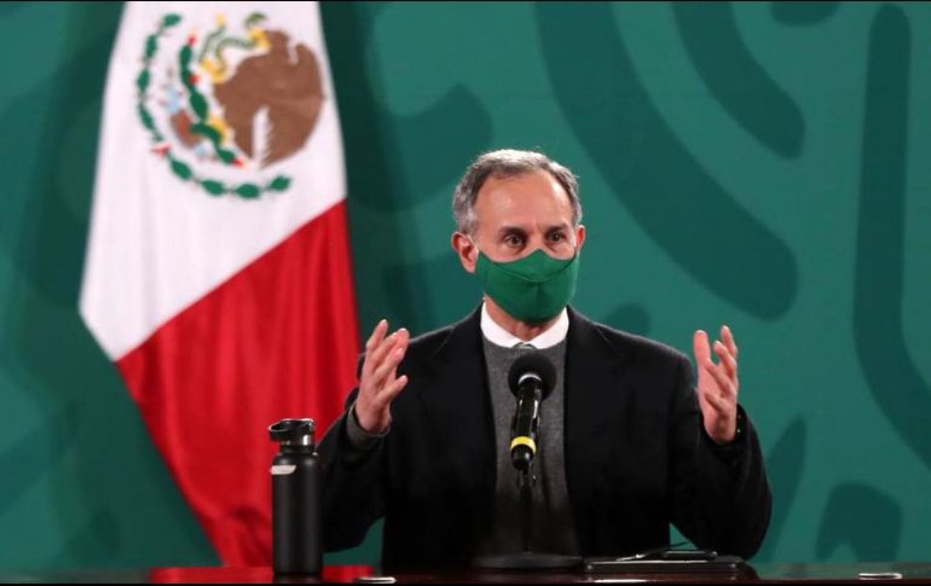 Reportero pide "prueba de vida" de Hugo López-Gatell