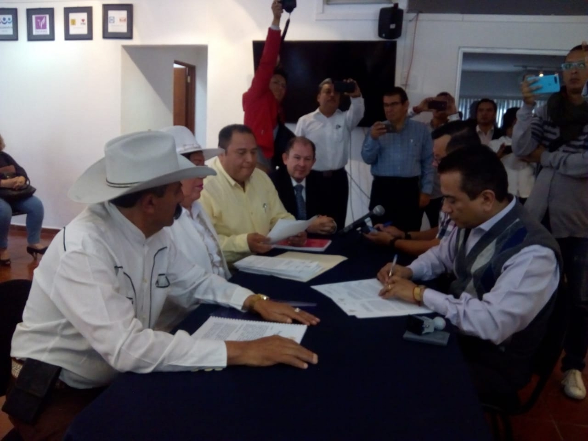 Partido Auténtico Zapatista solicita registro ante el Impepac
