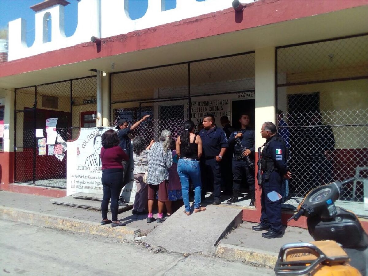 Se disputan control del sistema de agua potable en la Eusebio Jáuregui