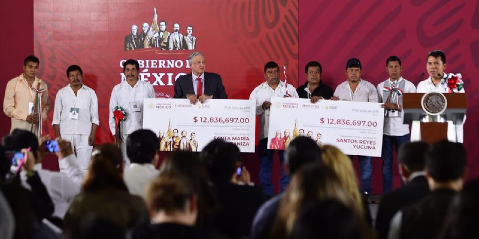 AMLO e Instituto Robin Hood dan 25.6 mdp de subasta a alcaldías pobres