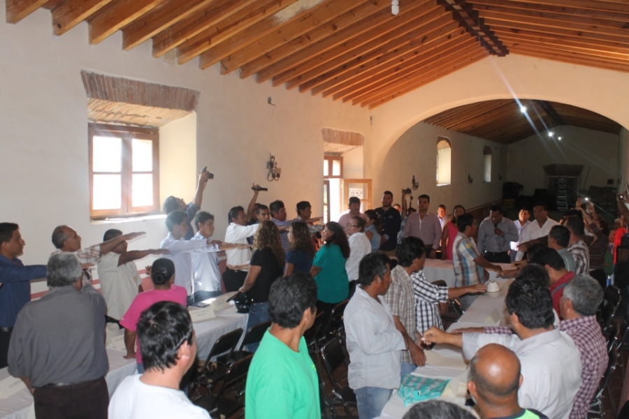 Finalmente toman protesta ayudantes municipales en Tlaquiltenango