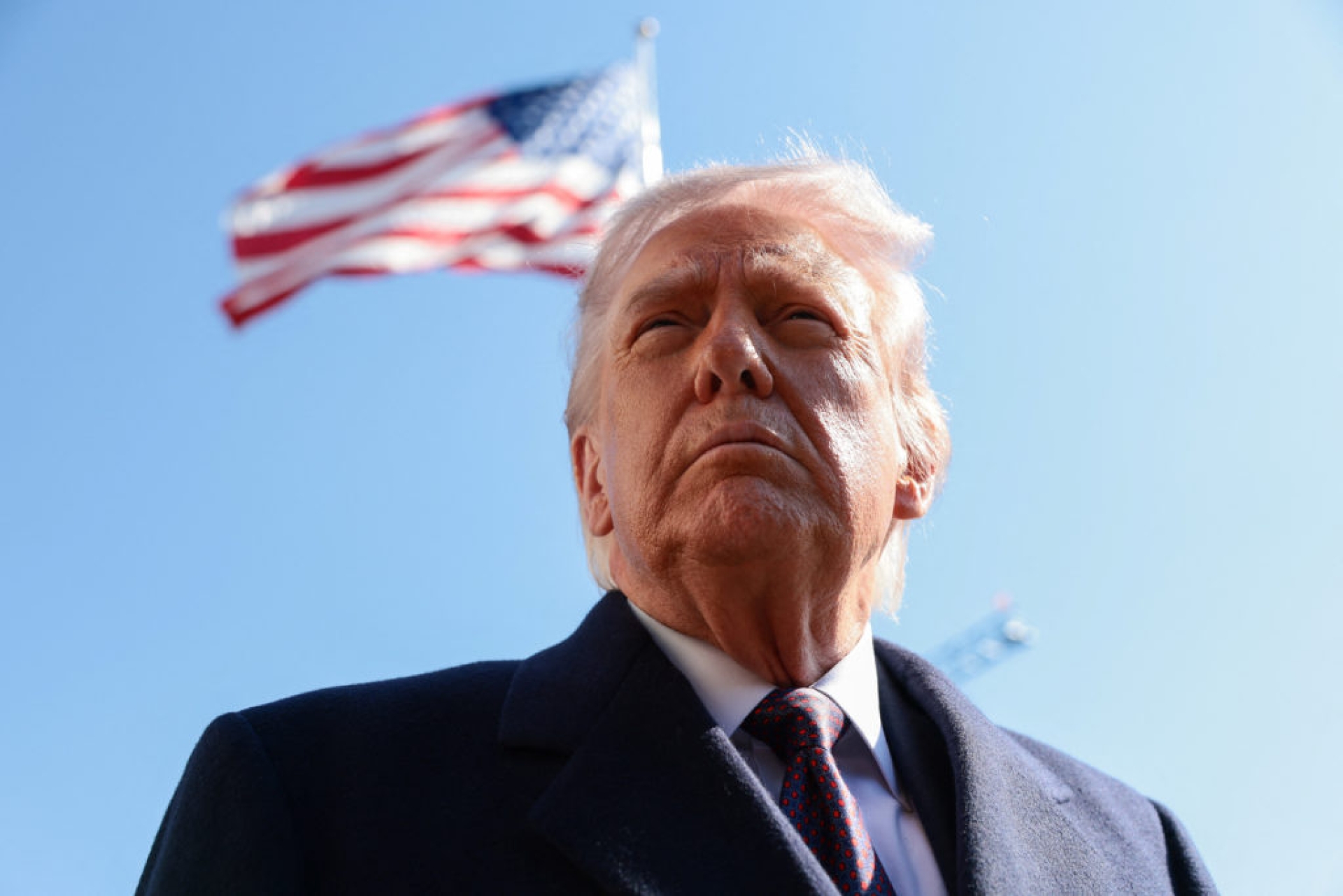 Trump confirma operaciones militares de EU contra Irán