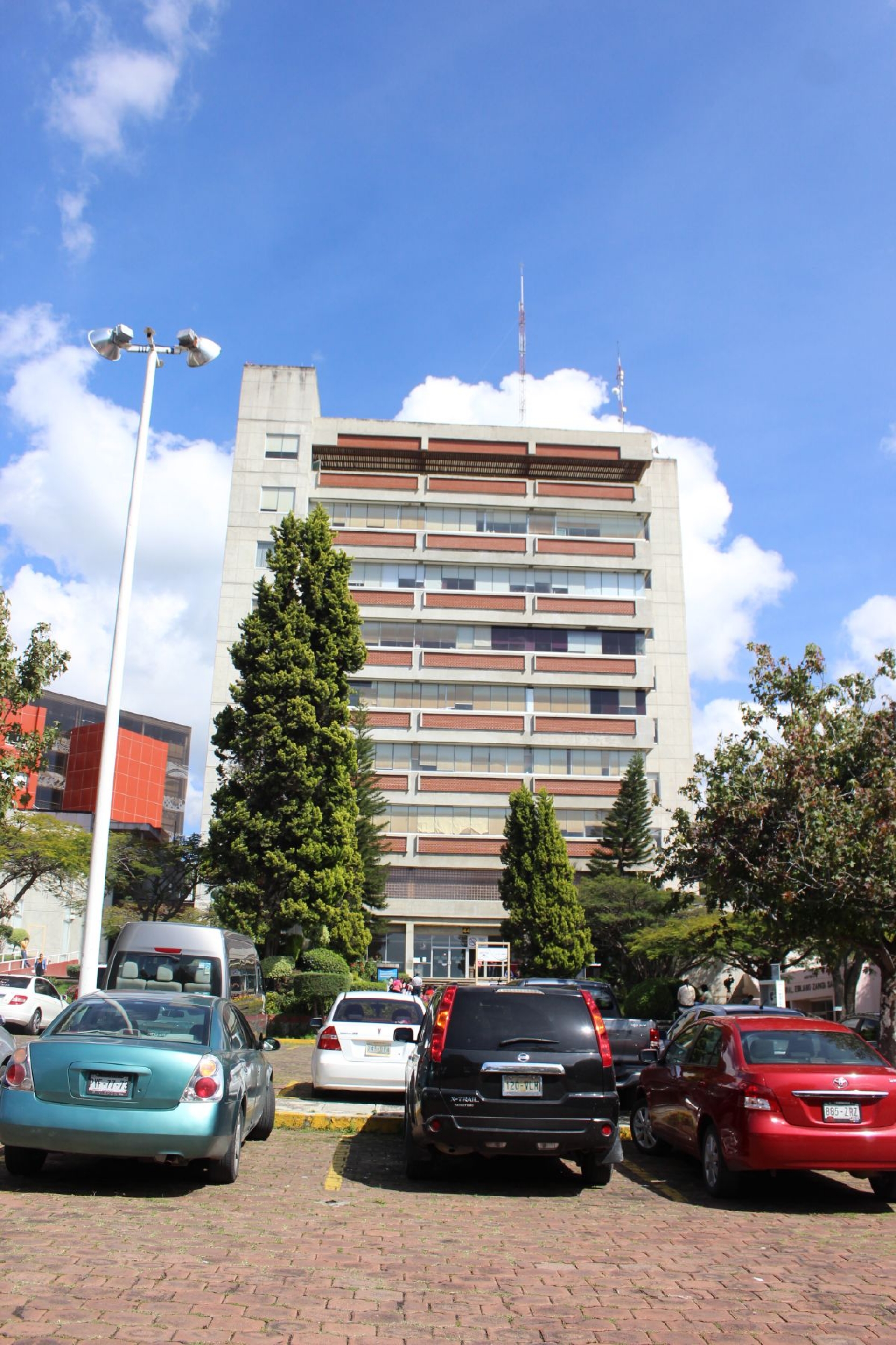 Ofrecen a sindicatos de la UAEM 3.35% de incremento
