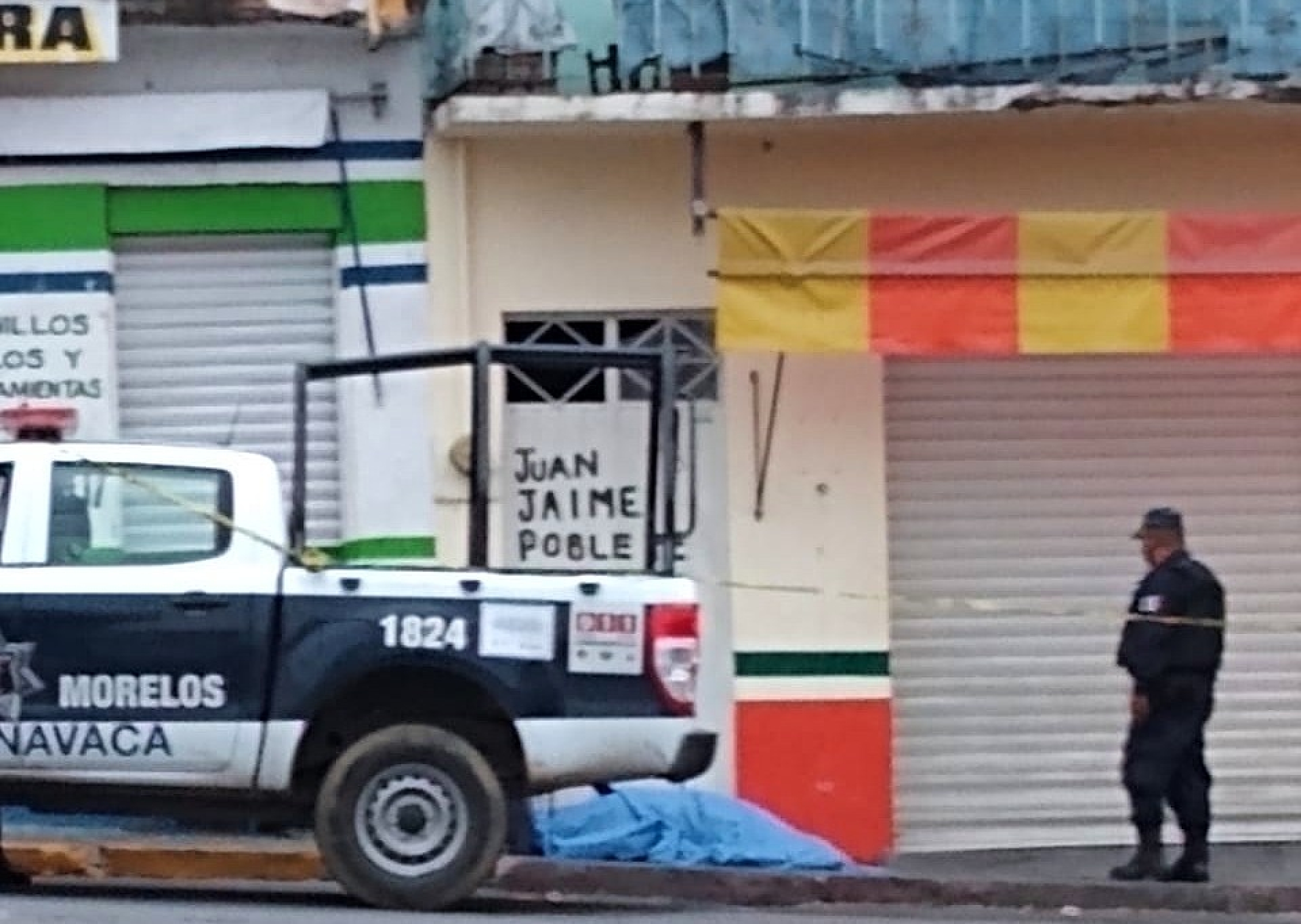 Hallan el cuerpo sin vida de un hombre en una calle de la colonia Carolina