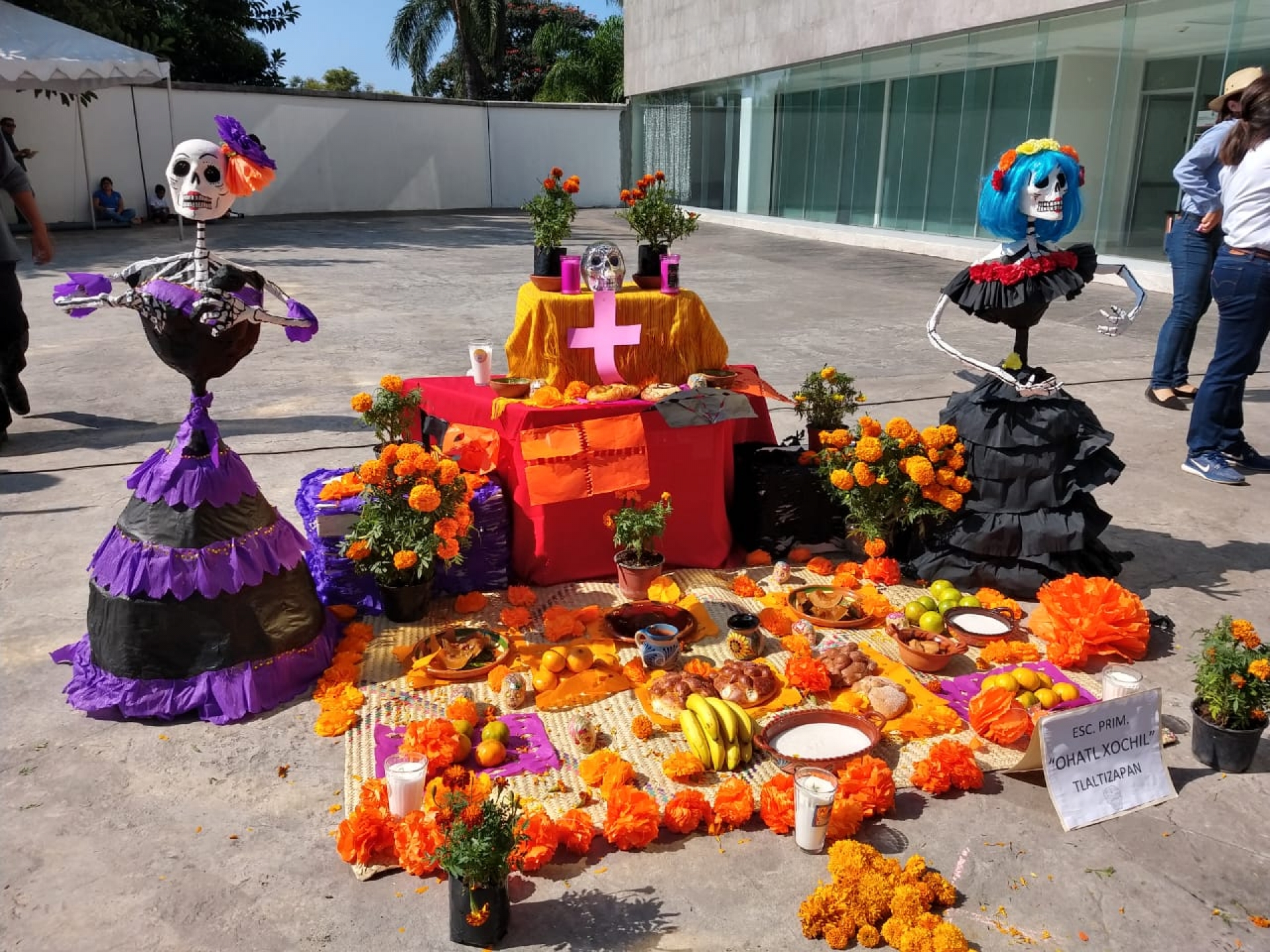 Exponen ofrendas en el Congreso del estado