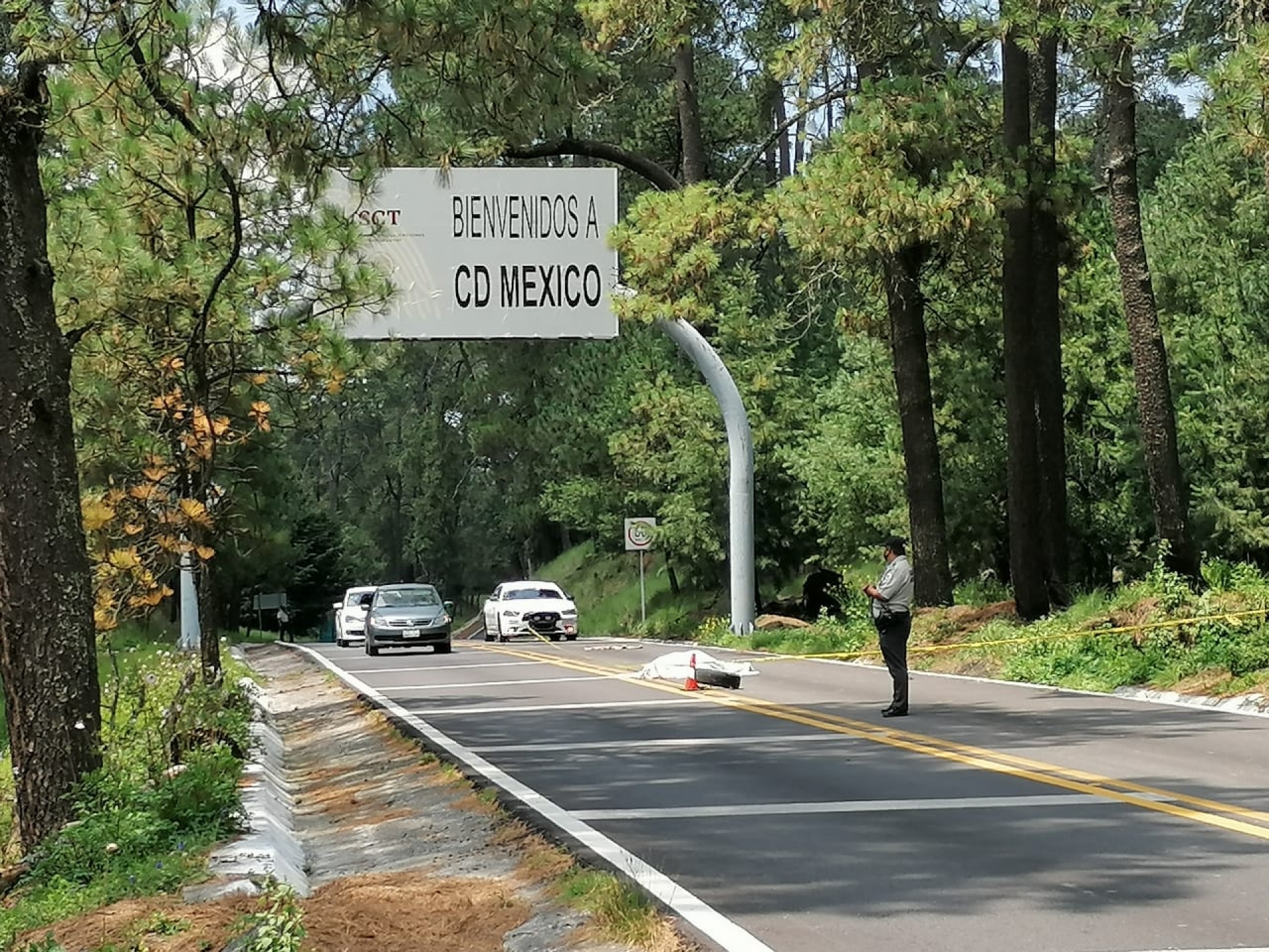Hallan el cadáver de un hombre con un disparo en la carretera federal México-Cuernavaca