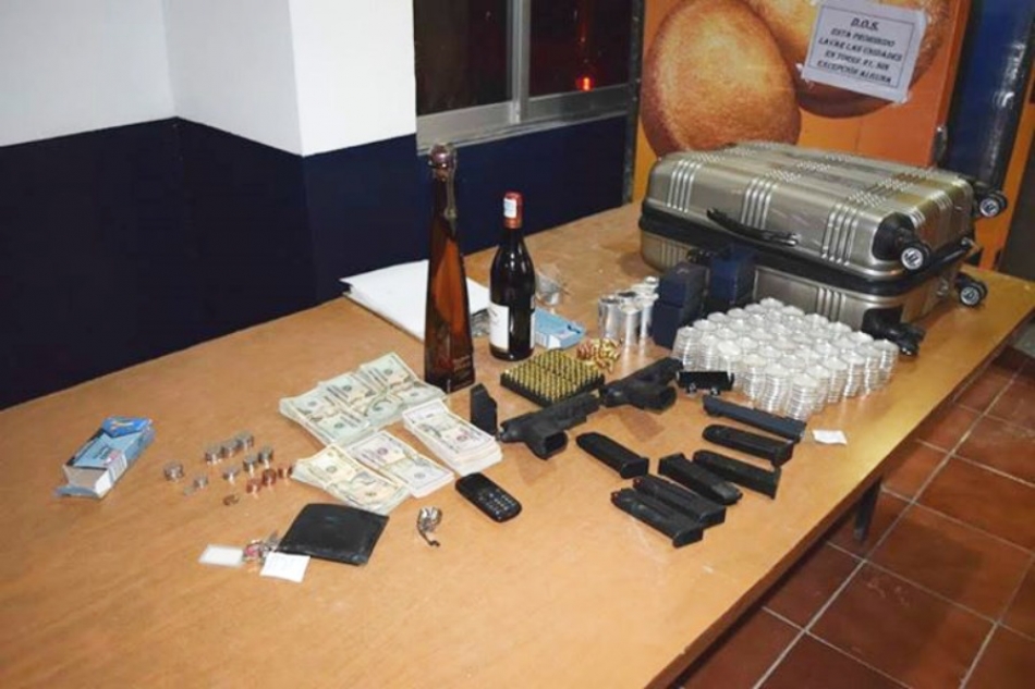 Aprehenden a tres hombres que habrían robado 100 mil pesos