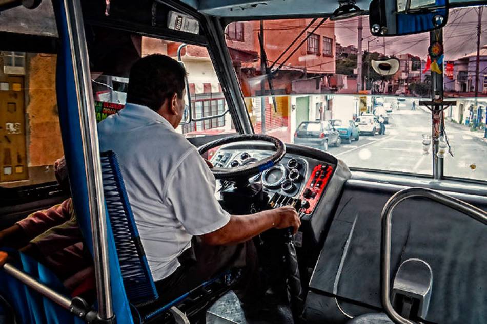 Sancionarán a automovilistas que fumen