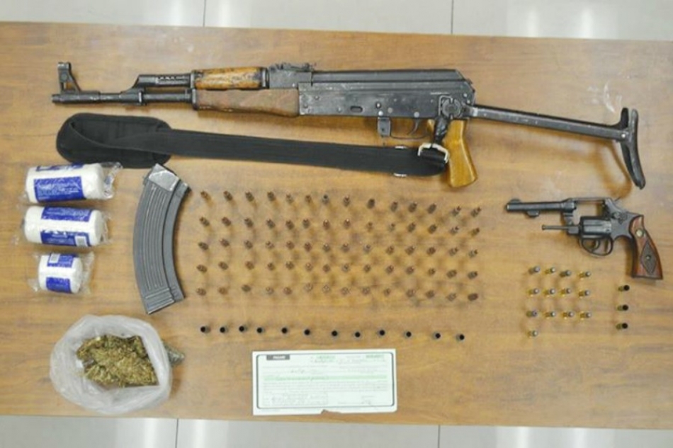 Dos policías fueron atacados a tiros