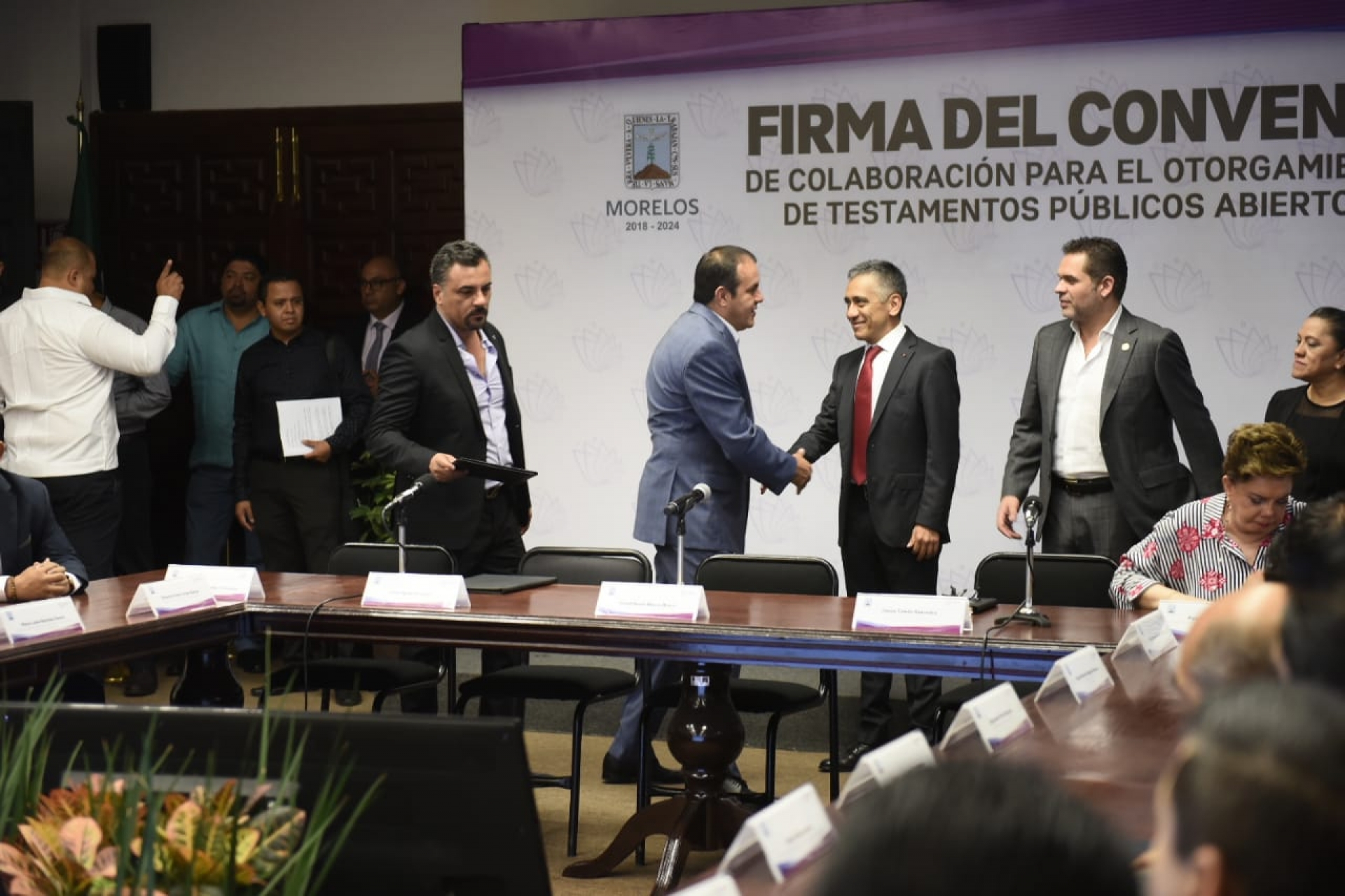 Firman convenio para el otorgamiento de testamentos públicos abiertos