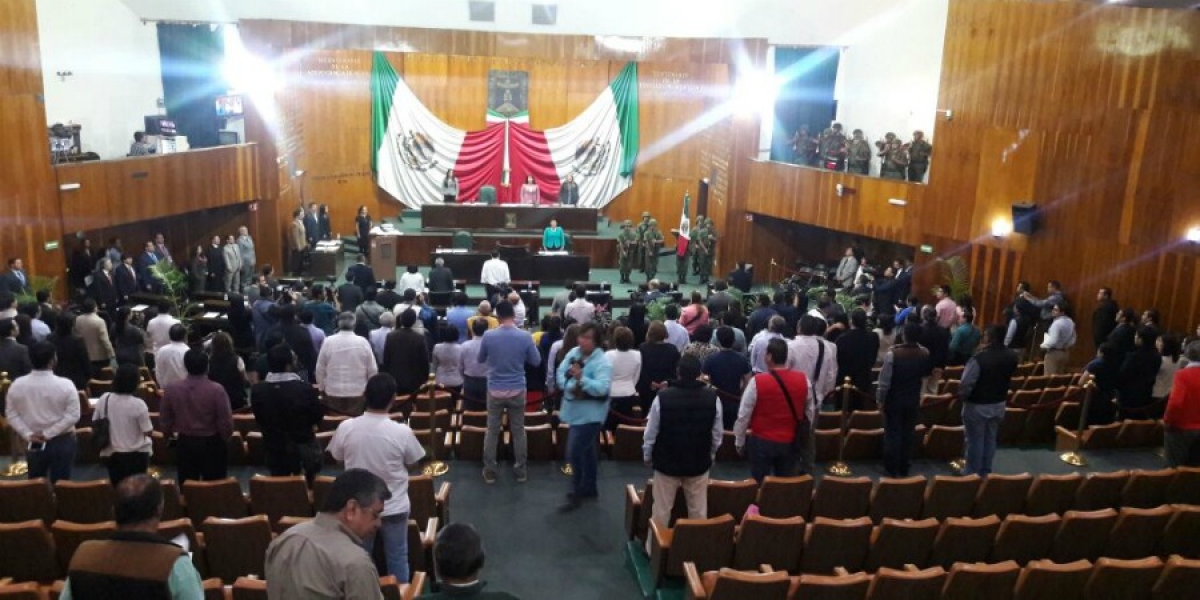 Realizan sesión solemne en el Congreso local para entregar la presea "Antonio Díaz Soto y Gama"