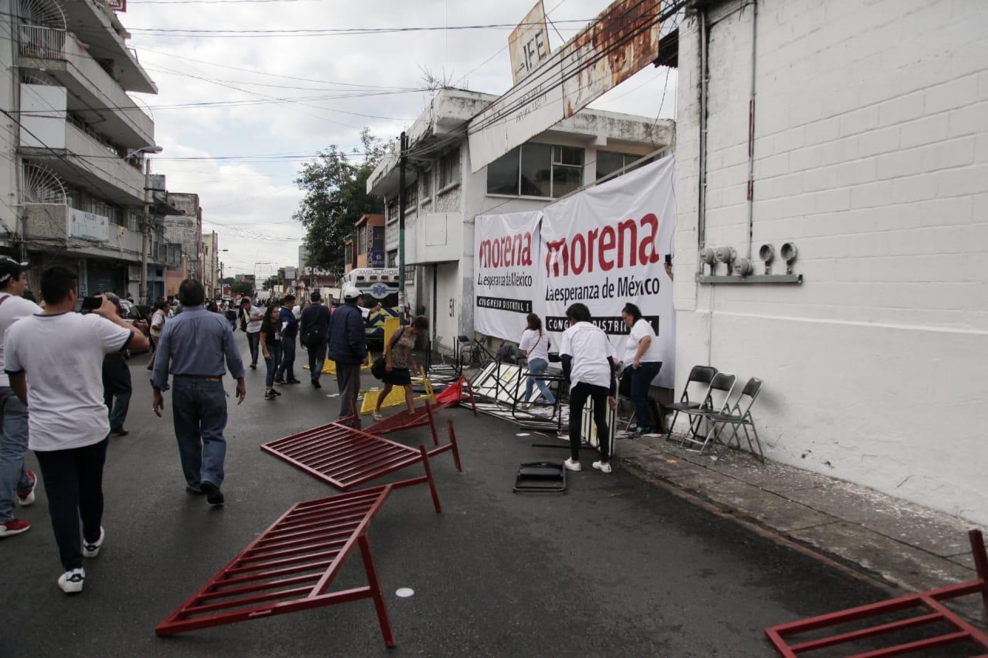 Revientan asamblea para elección de consejeros de Morena