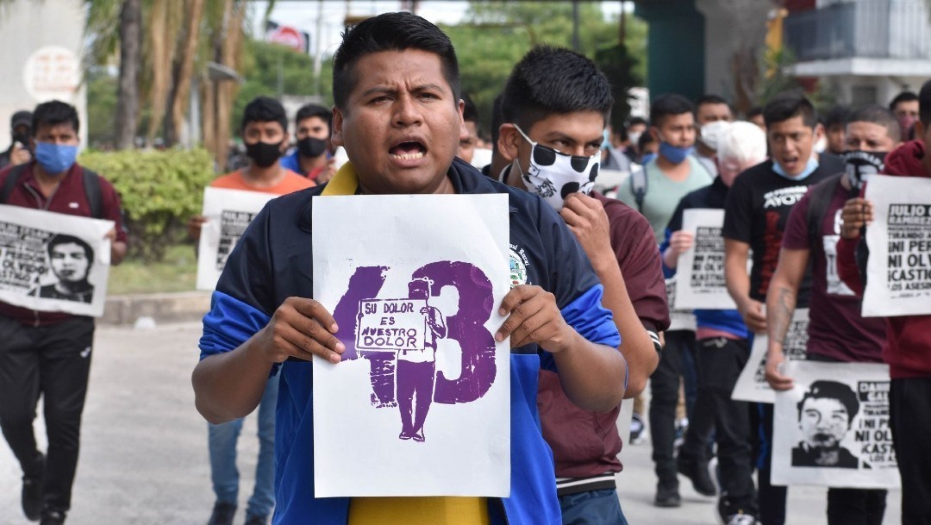 Detienen a  mando militar por la desaparición de los 43 normalistas de Ayotzinapa