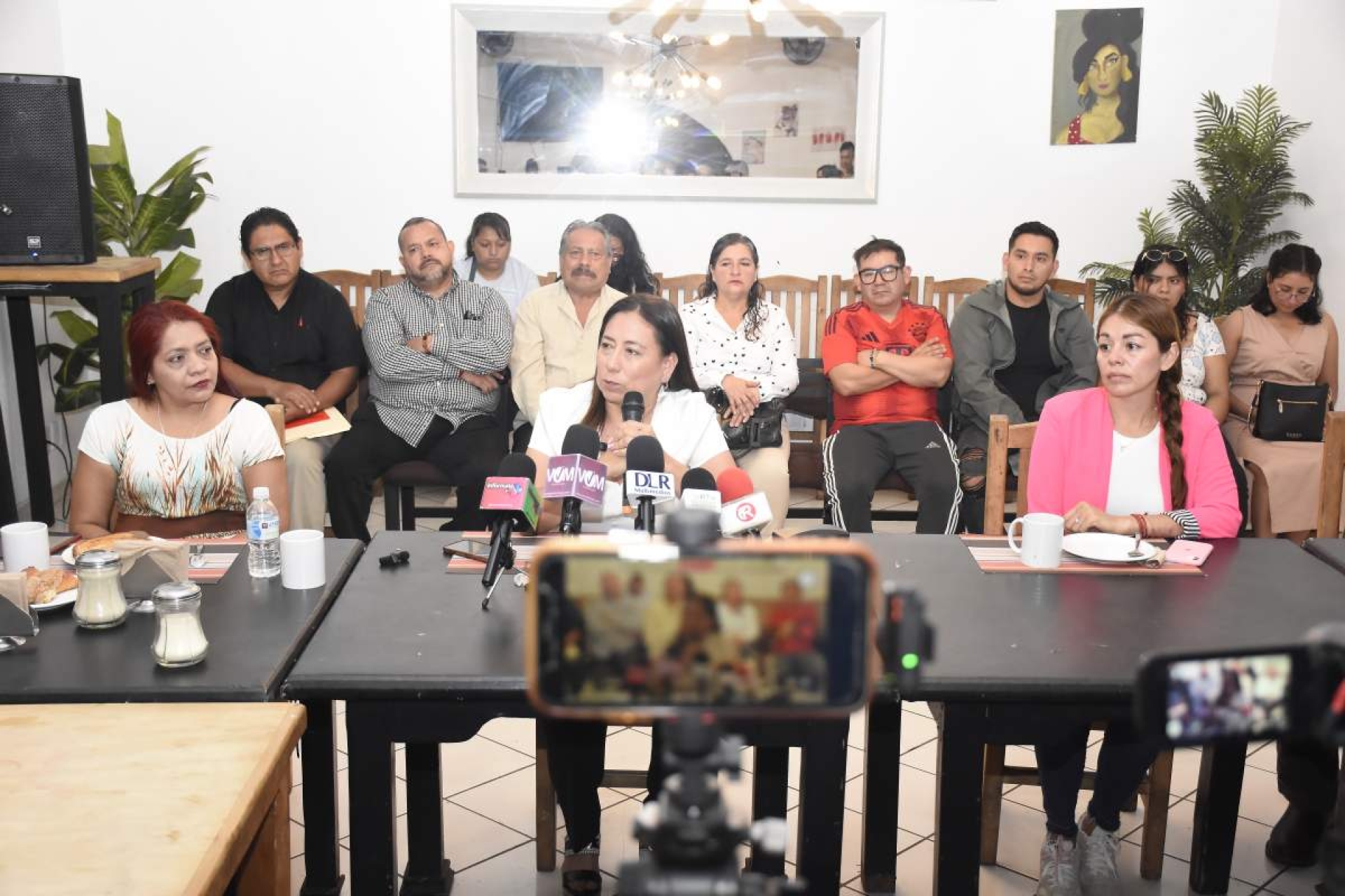 Alejandra Flores deja cargo; buscará candidatura
