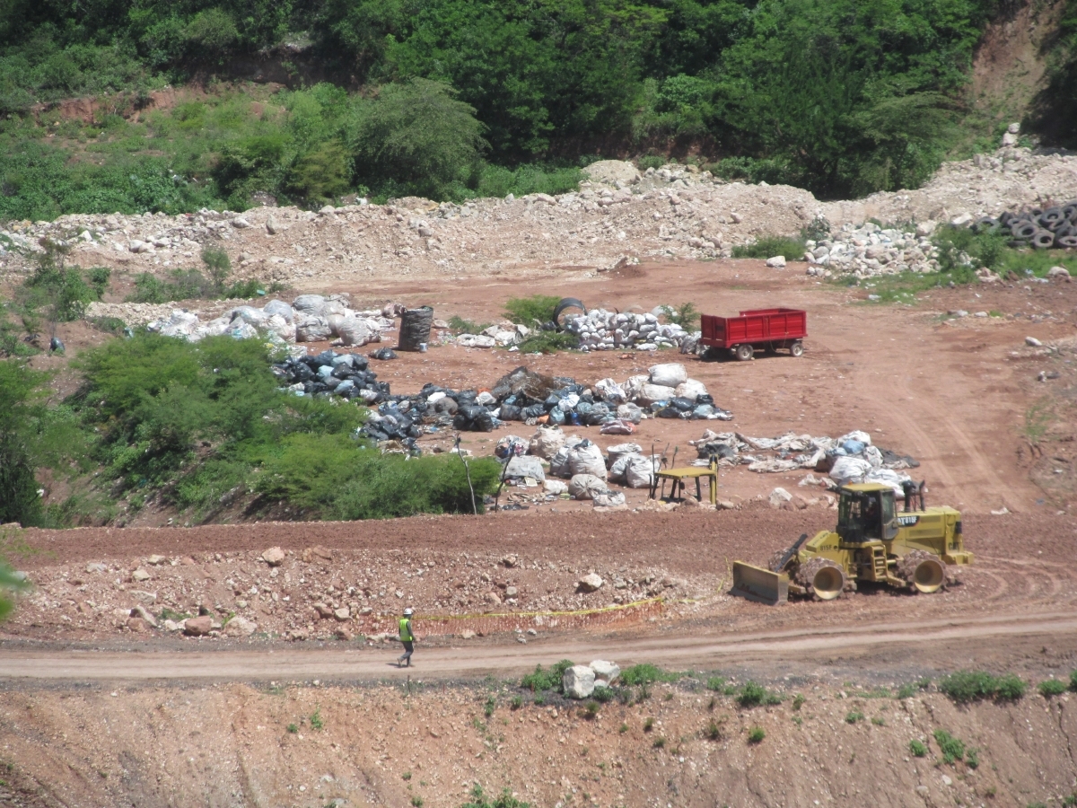 Cerraron paso a camiones de basura de Zacatepec en Tlaltizapán