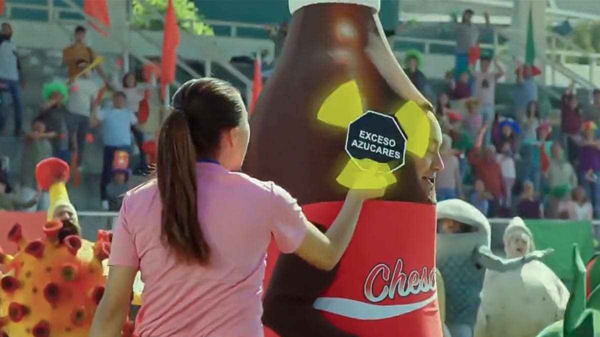 Gobierno lanza campaña contra la comida chatarra, con botargas