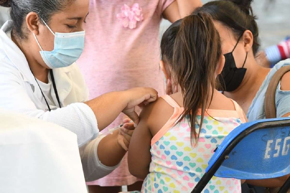 Inicia vacunación de menores de hasta ocho años en Cuautla