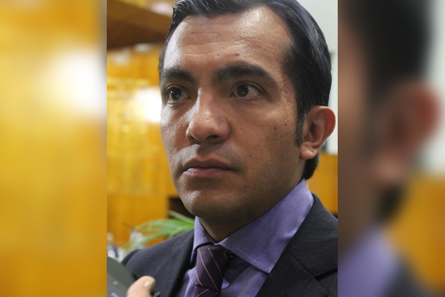 Diputado advierte de consecuencias legales para el gobierno estatal por impulsar licitación del Morebús