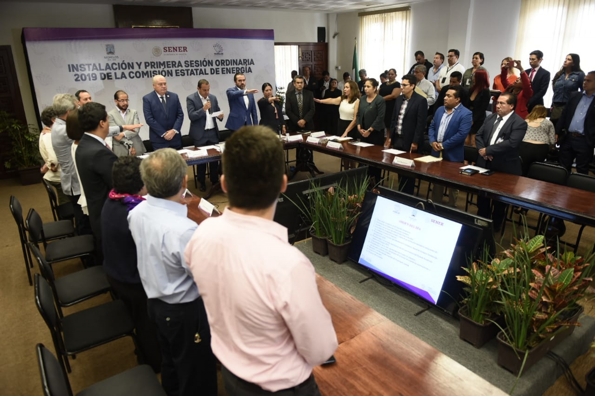 Preside gobernador instalación y primera sesión de la Comisión Estatal de Energía