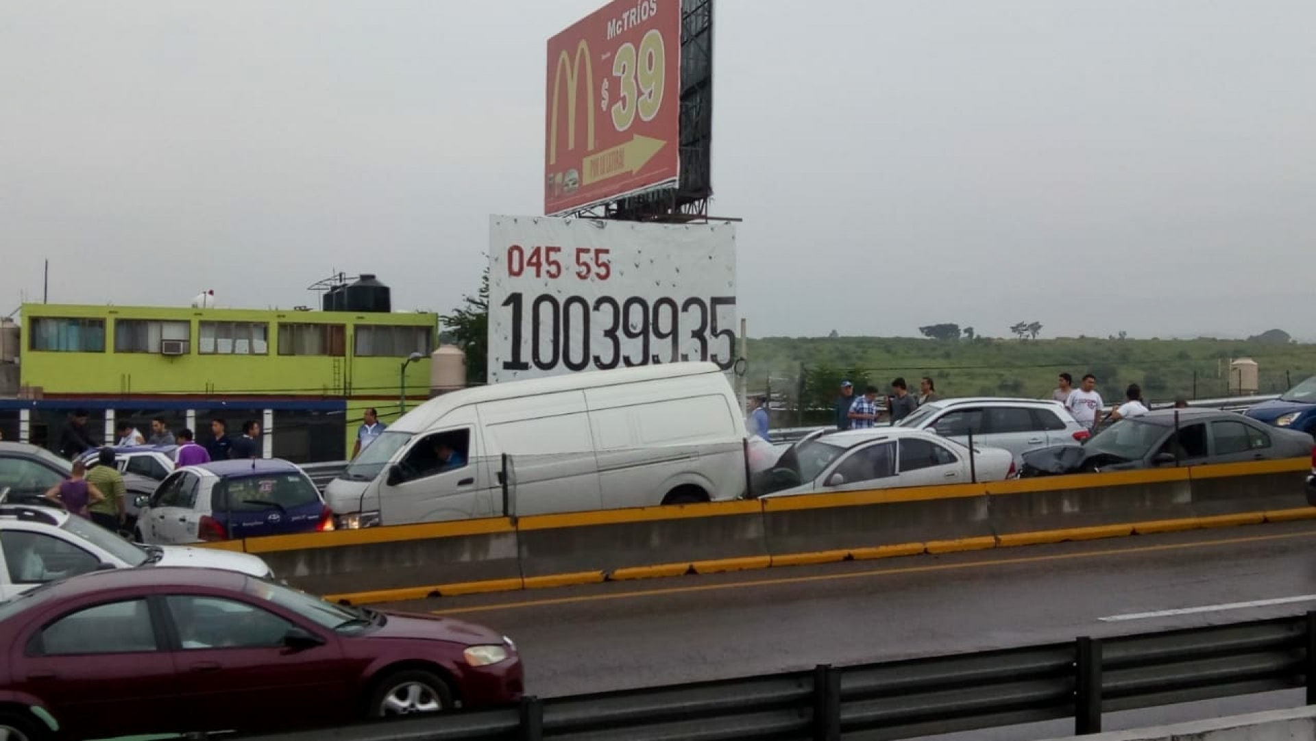 Se registra carambola en la autopista México-Acapulco