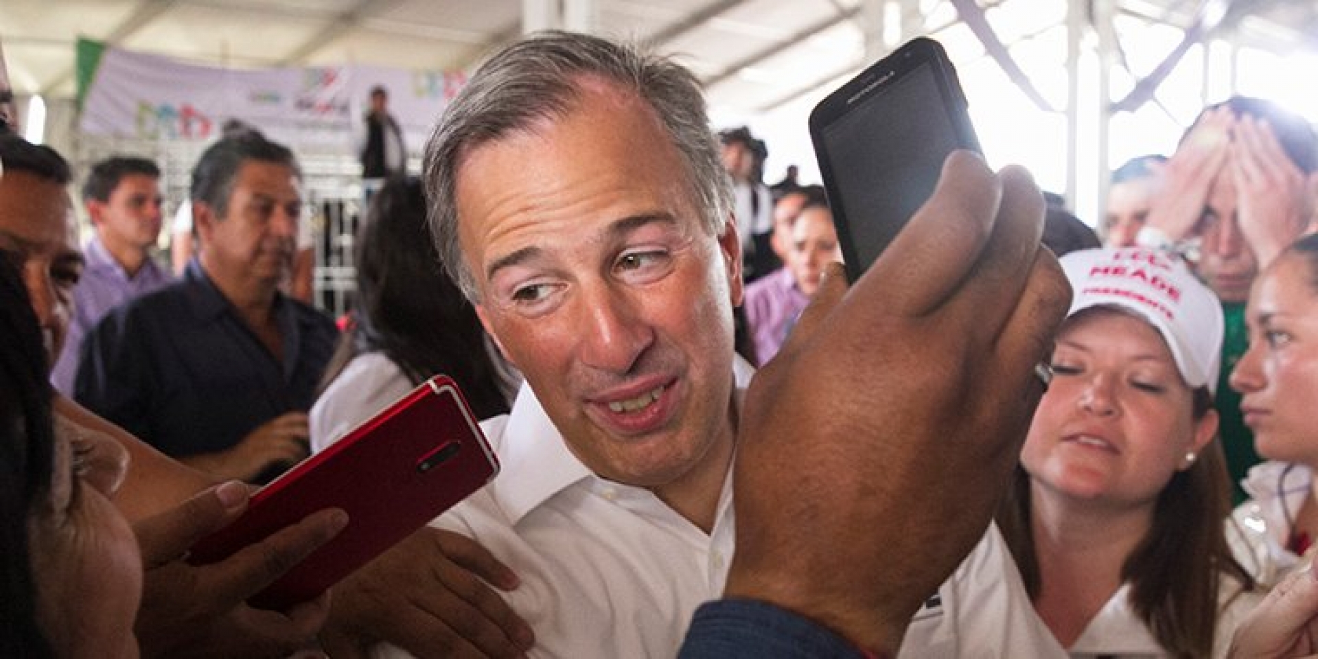 Meade niega llamado de empresarios para declinar