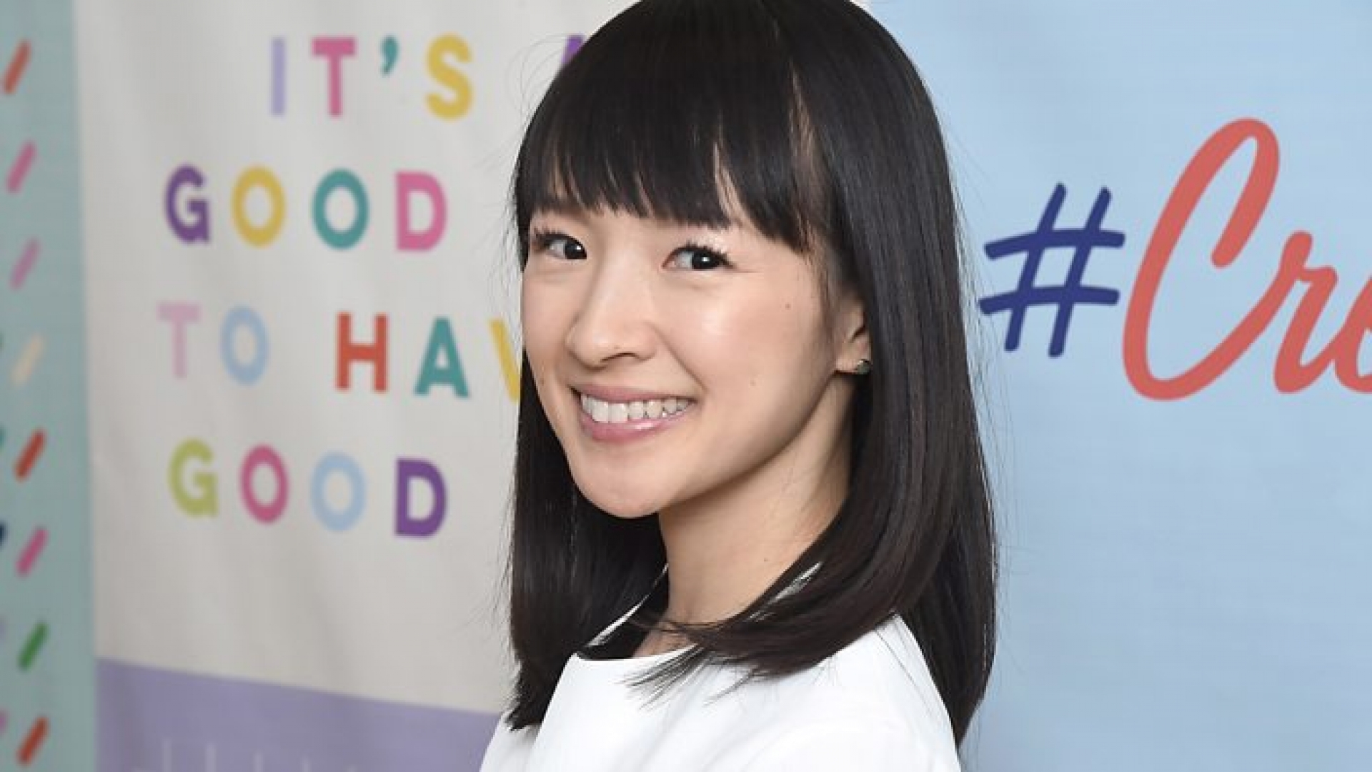 Quién es Marie Kondo y por qué quiere que tires (casi) todos tus libros y ropa
