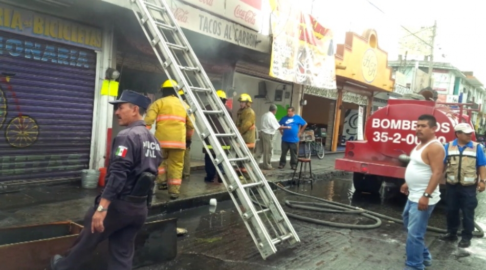 Se registra incendio en una taquería de Cuautla