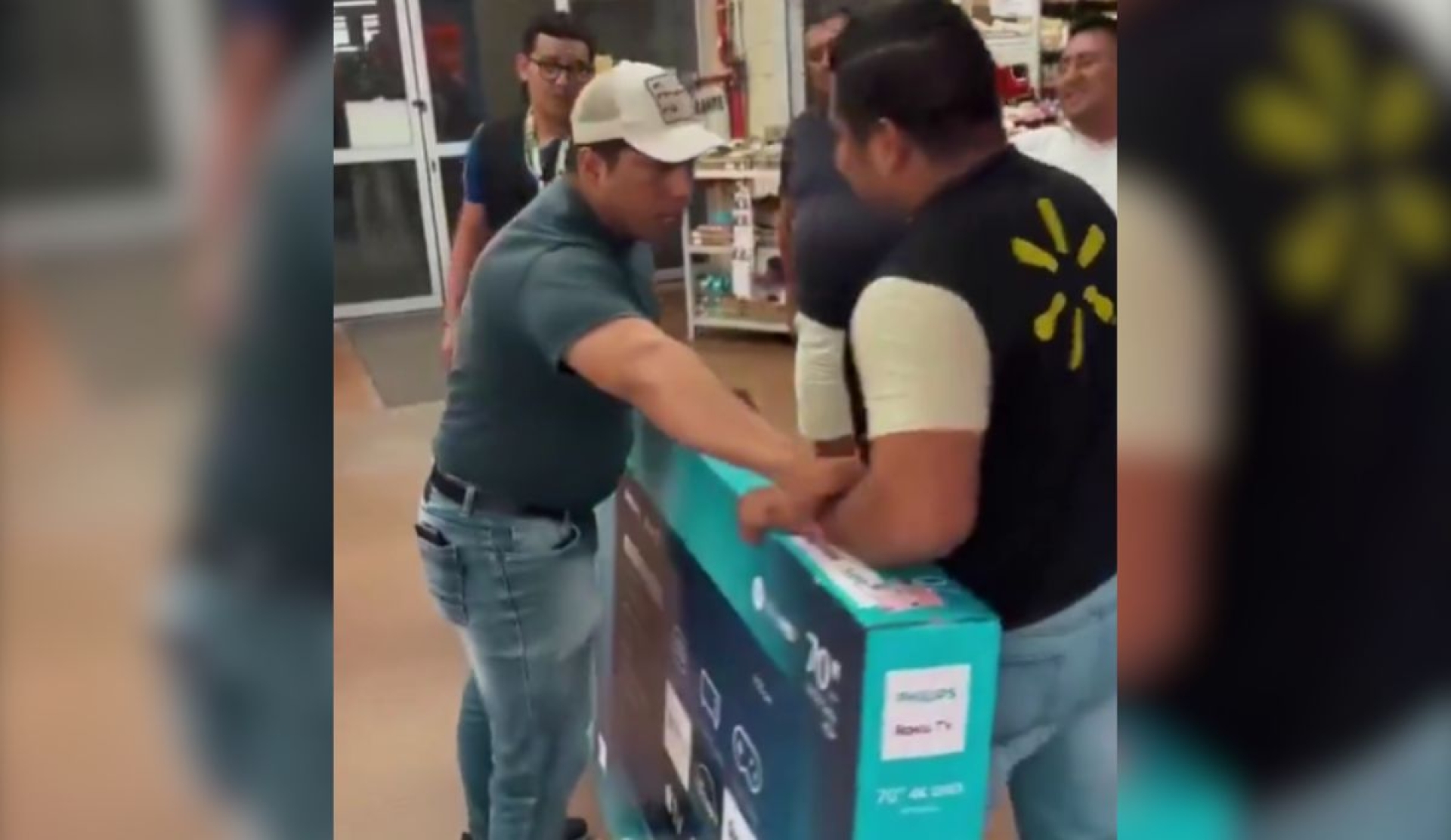 Viral: indignación por promoción de pantalla incumplida en Walmart Campeche