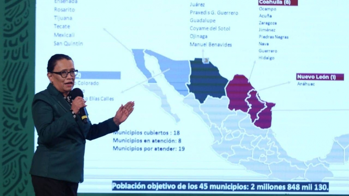 México prevé terminar en agosto vacunación COVID en frontera con EEUU
