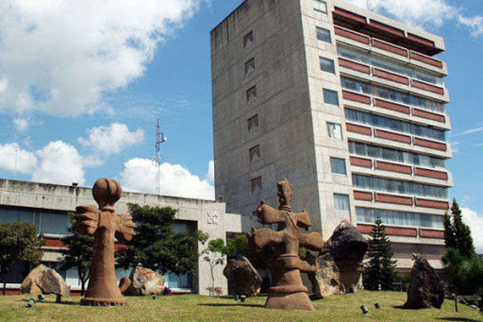 Serán a distancia las actividades administrativas en la UAEM