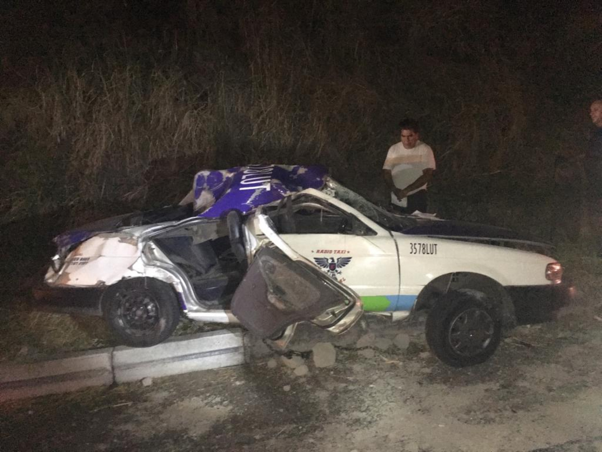 Atiende PF volcadura de taxi en la carretera Cuernavaca-Chilpancingo