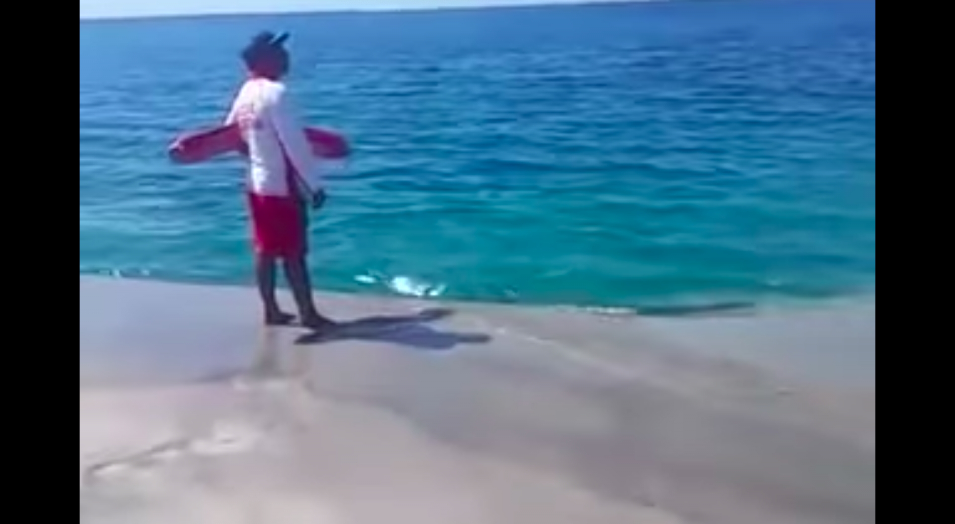 VIDEO: Ahora en Oaxaca, se hunde la Playa Marinero en Puerto Escondido