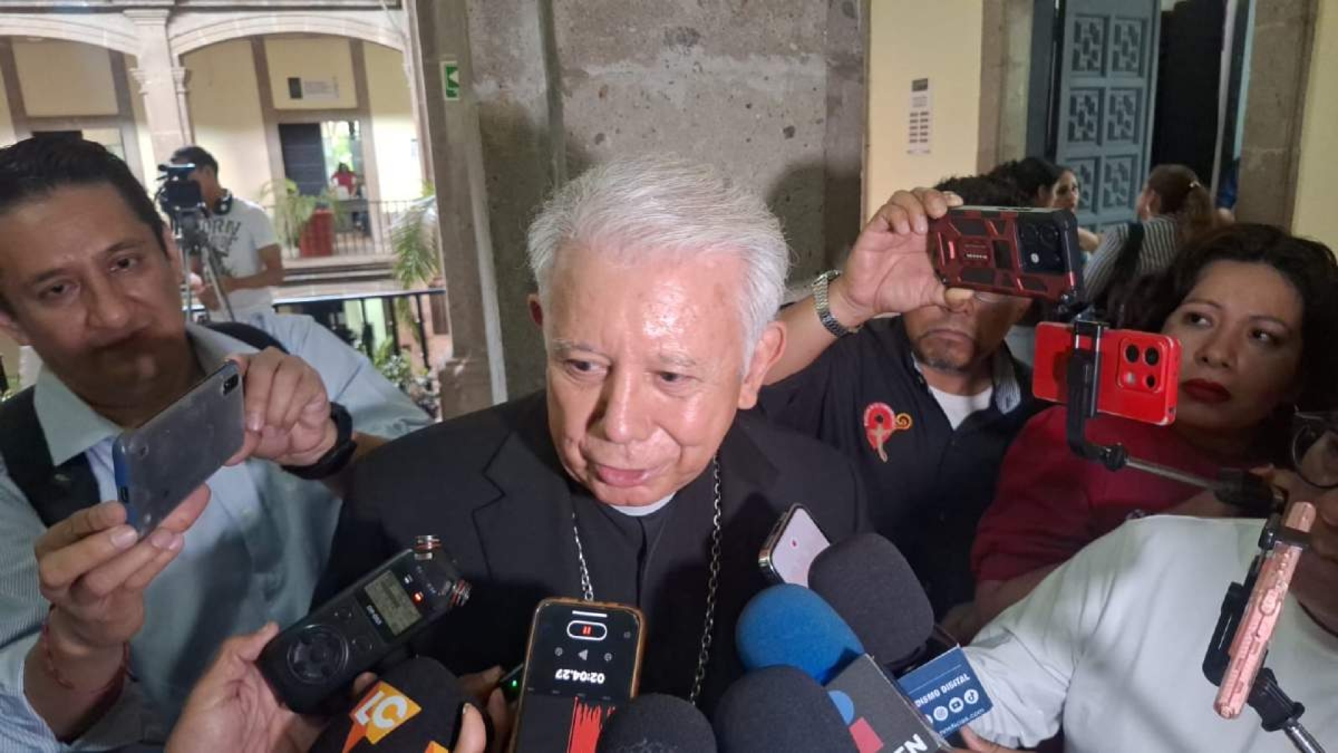 Pide obispo actuar contra alcaldes ligados al crimen