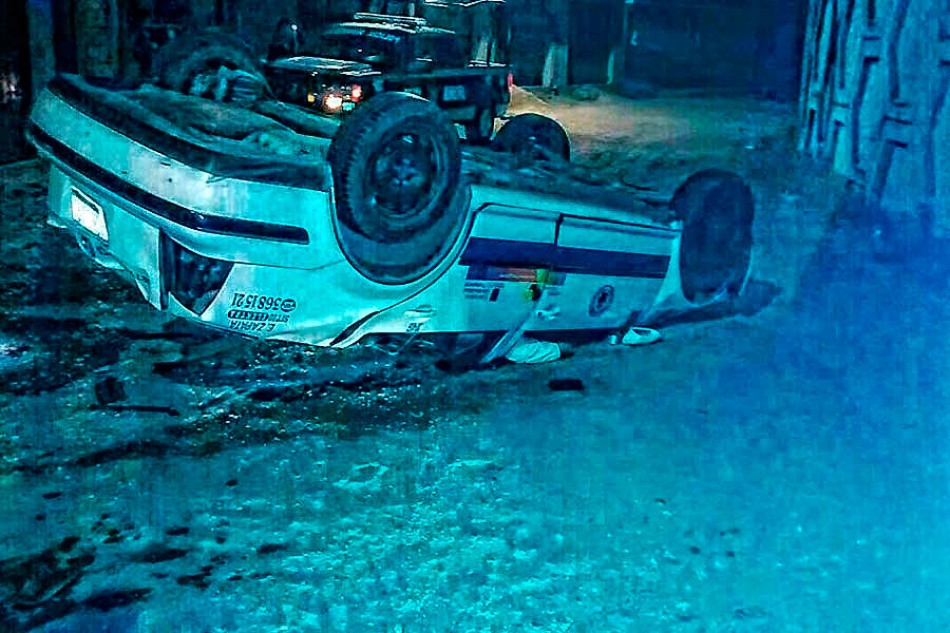 Un taxista falleció al volcar el auto que conducía