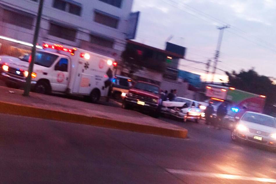 Un taxista resultó lesionado tras un choque