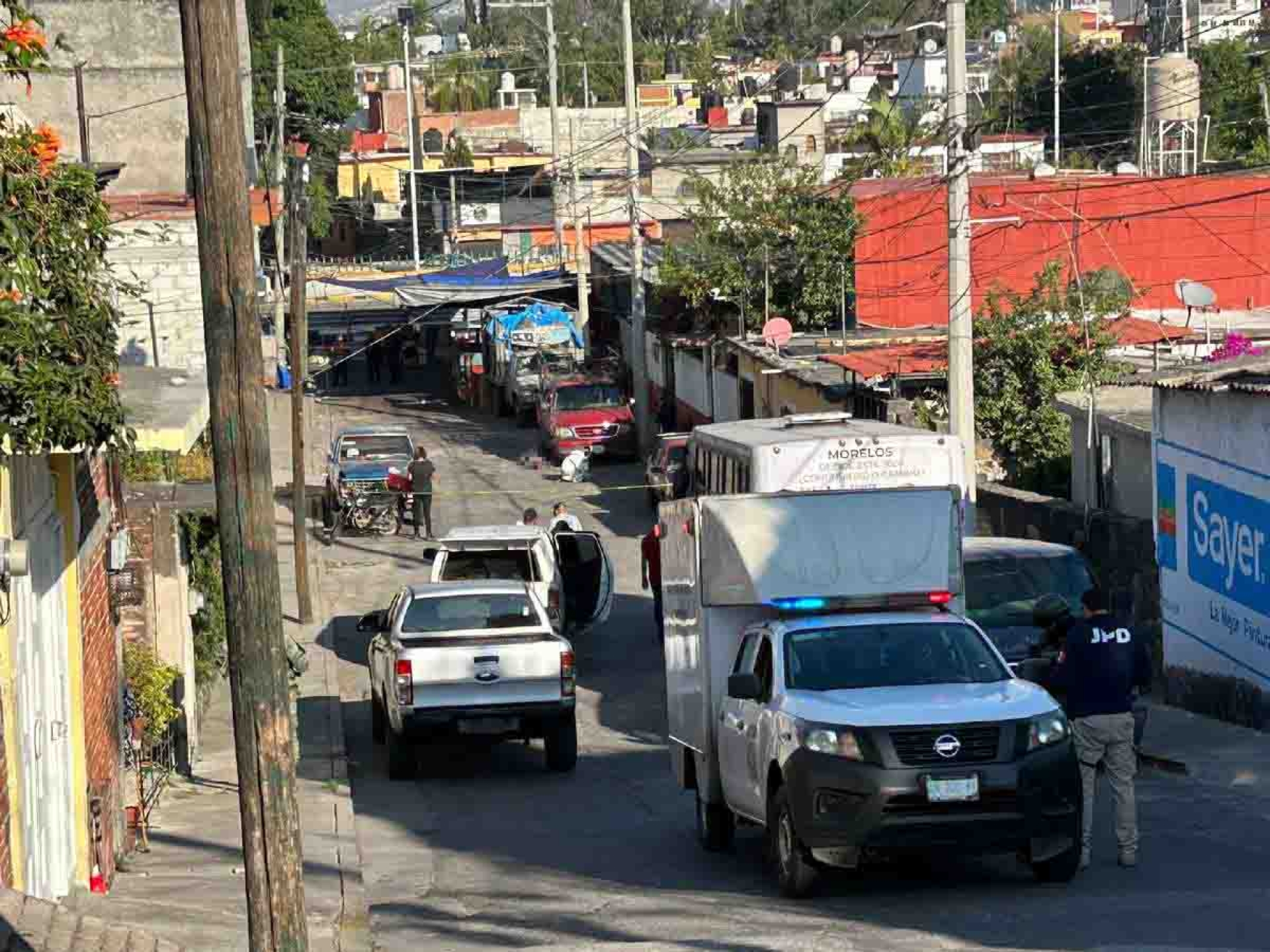 Asesinan a un vendedor en el tianguis de la Satélite
