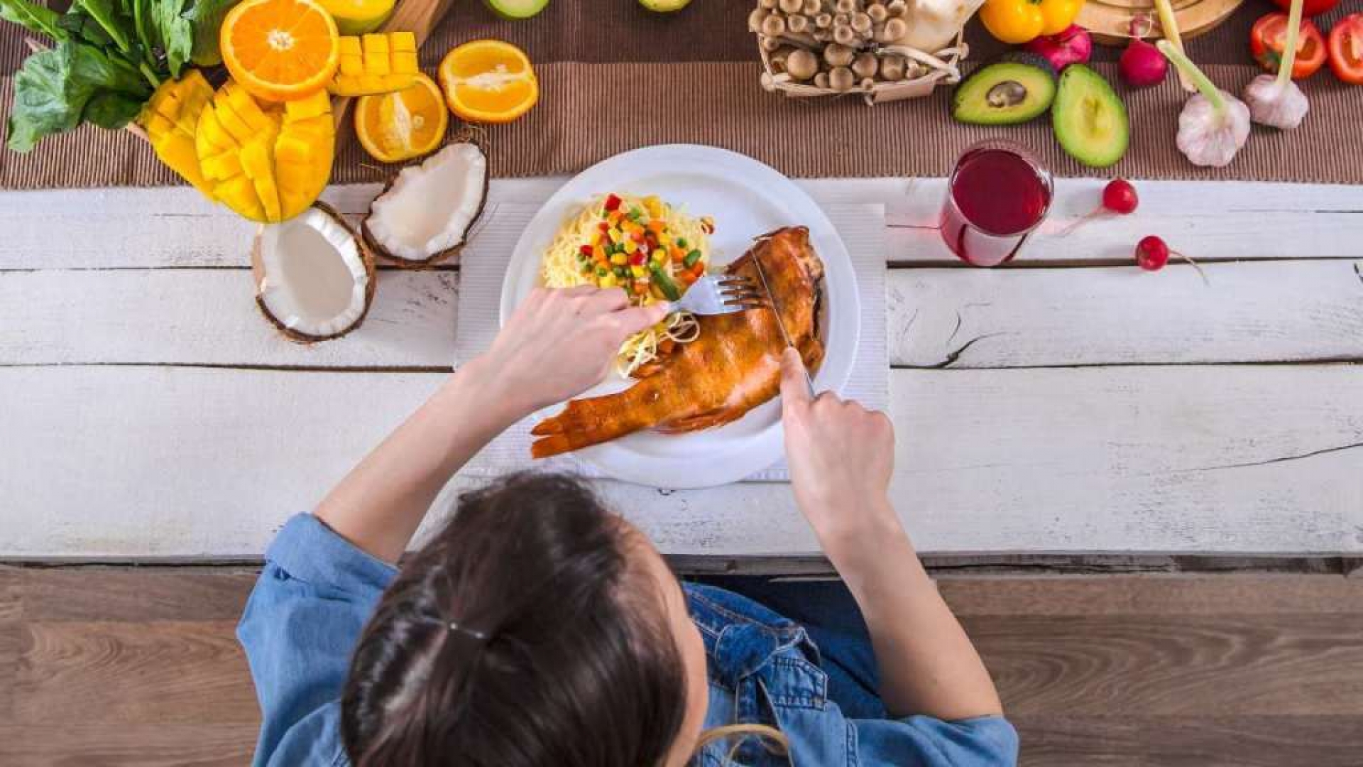 Alimentos que deben comer las mujeres para no envejecer