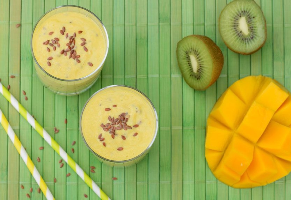 Bebida refrescante: Prepara una deliciosa agua de mango con kiwi