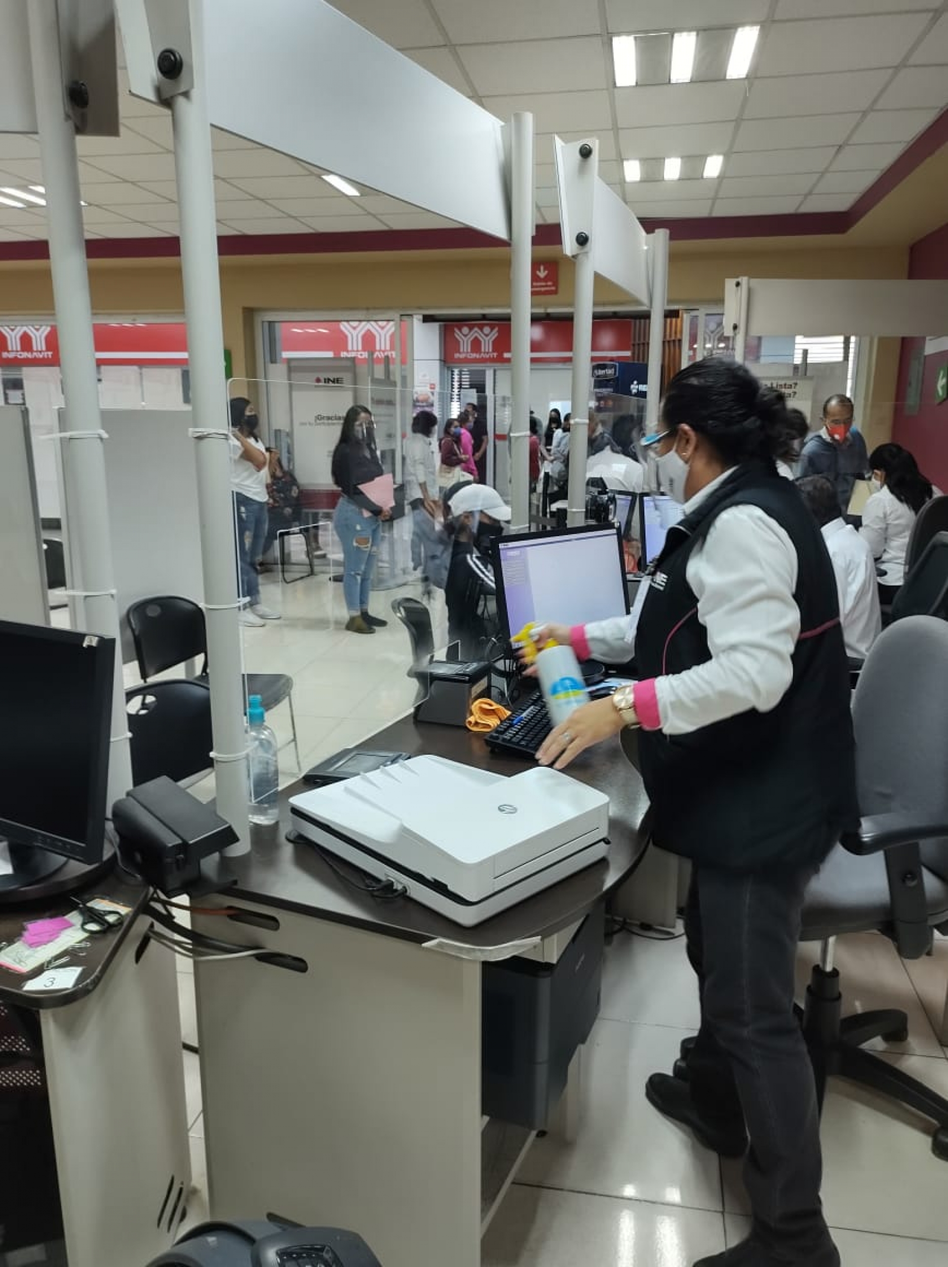 Hoy, último día para actualizar credencial causa de largas filas