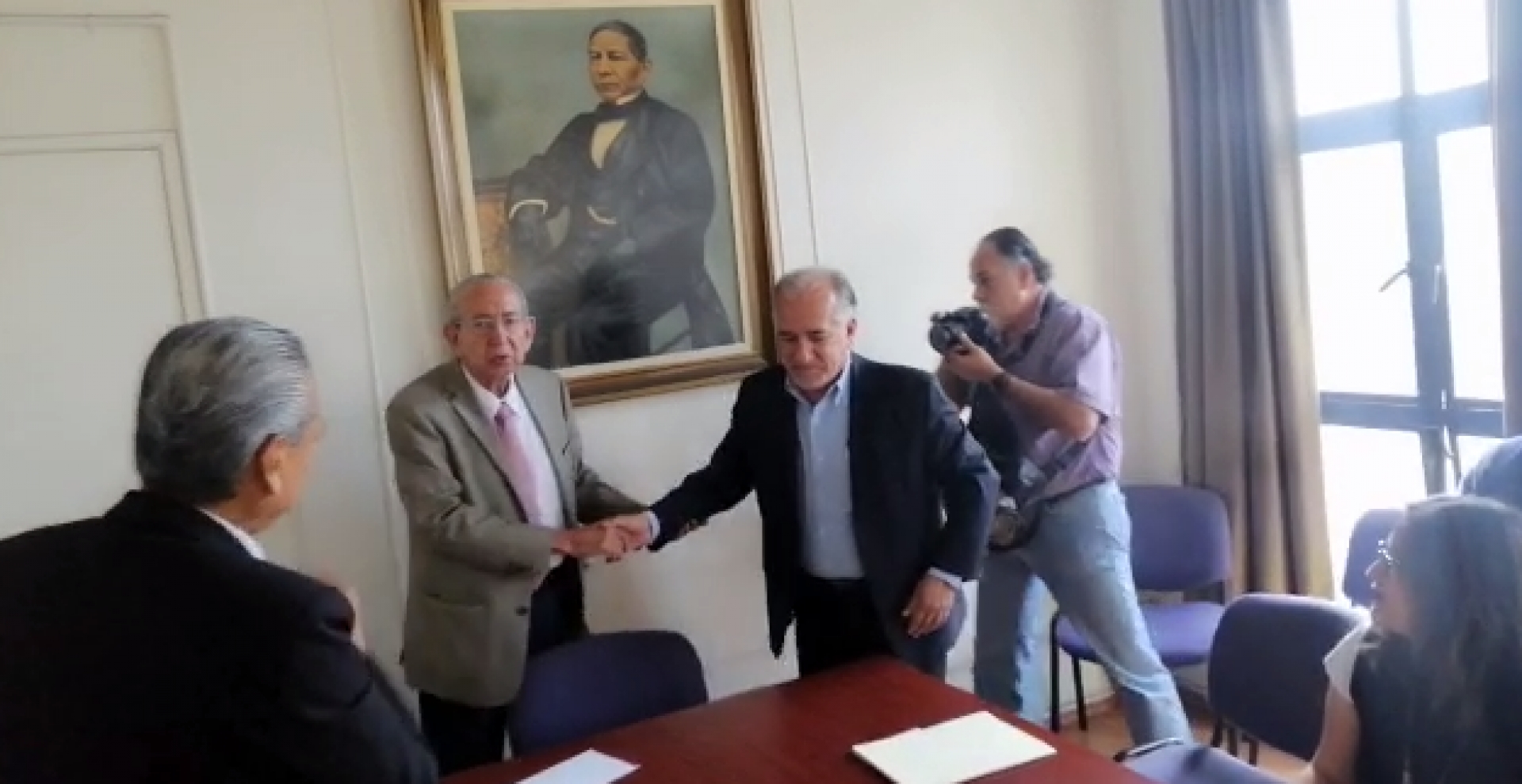 Se reúne secretario de Educación con rector Gustavo Urquiza e integrantes del STAUAEM