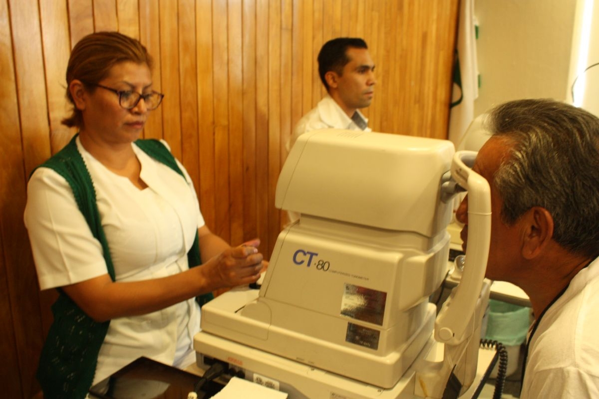 IMSS Morelos realiza encuentro médico quirúrgico de oftalmología