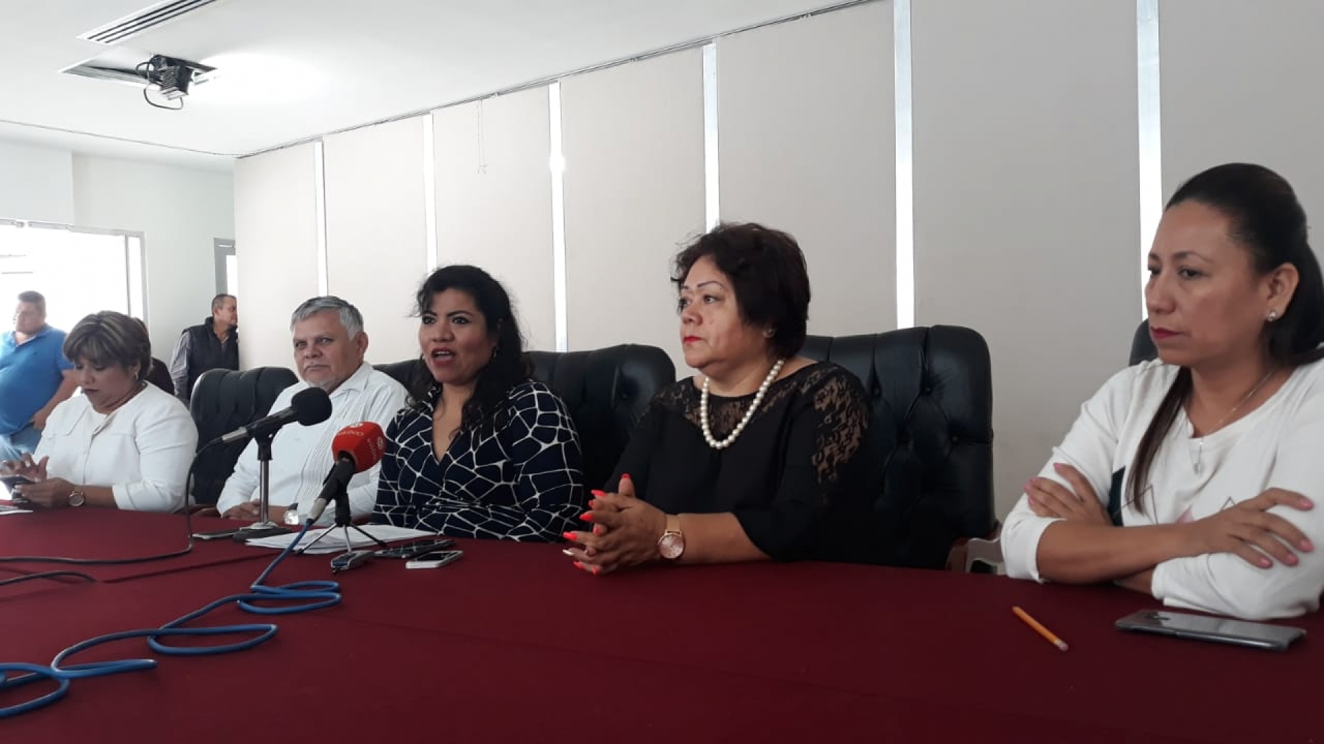 Reiteran legisladores de Morena postura en contra de remoción de fiscales