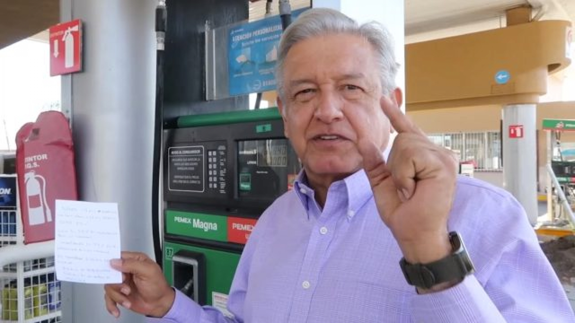 AMLO propone crear gasolineras del Gobierno si continúan 'abusos' en precios de los combustibles