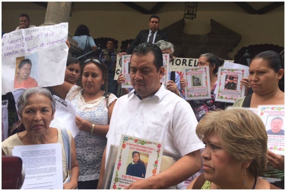 Protestan Familiares de desaparecidos en Morelos Para exigir a diputados