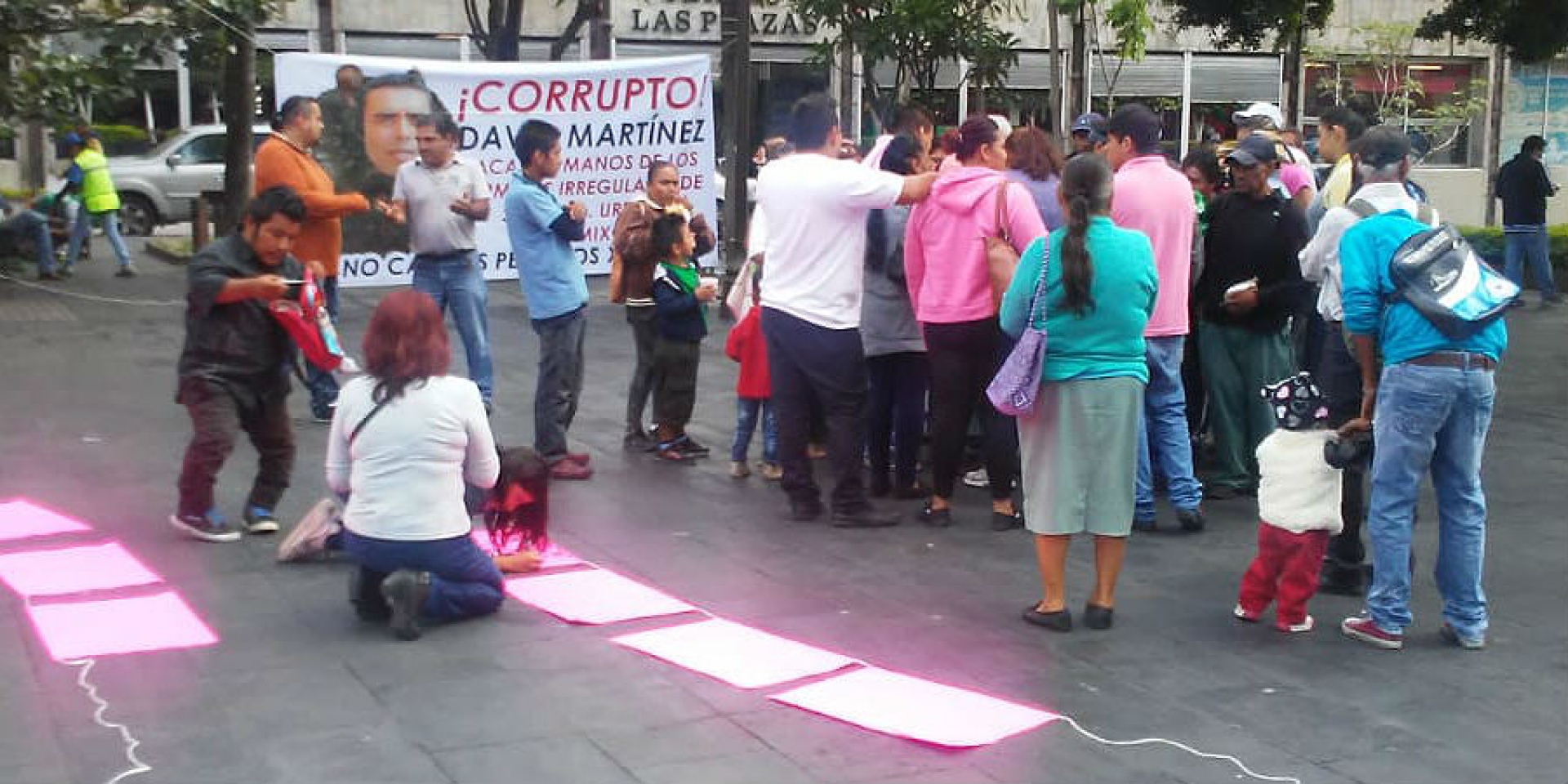 Protestan integrantes de la Federación Auténtica del Transporte, en Cuernavaca