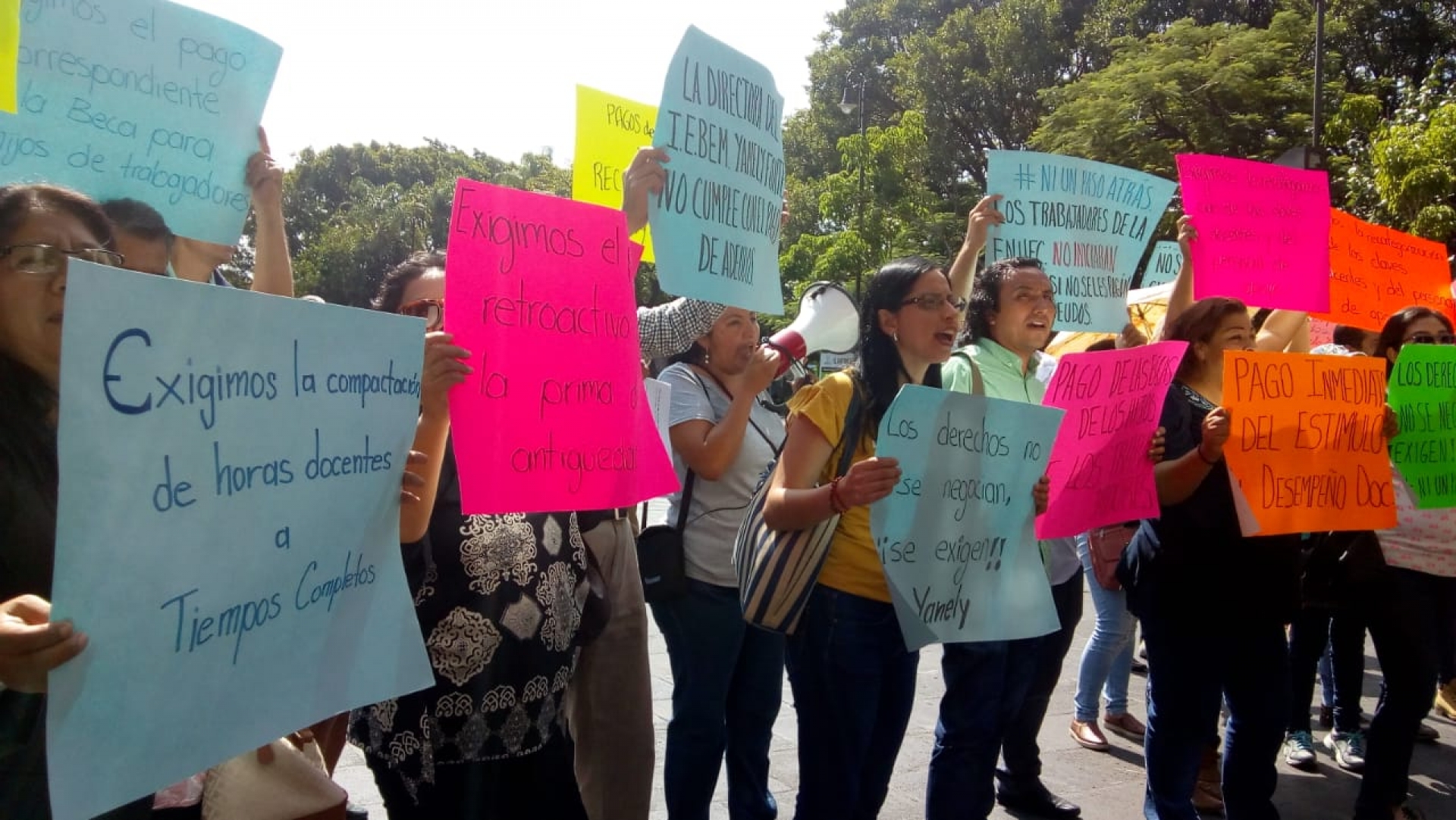 Protestan maestros de UPN, CAM y normal de Amilcingo