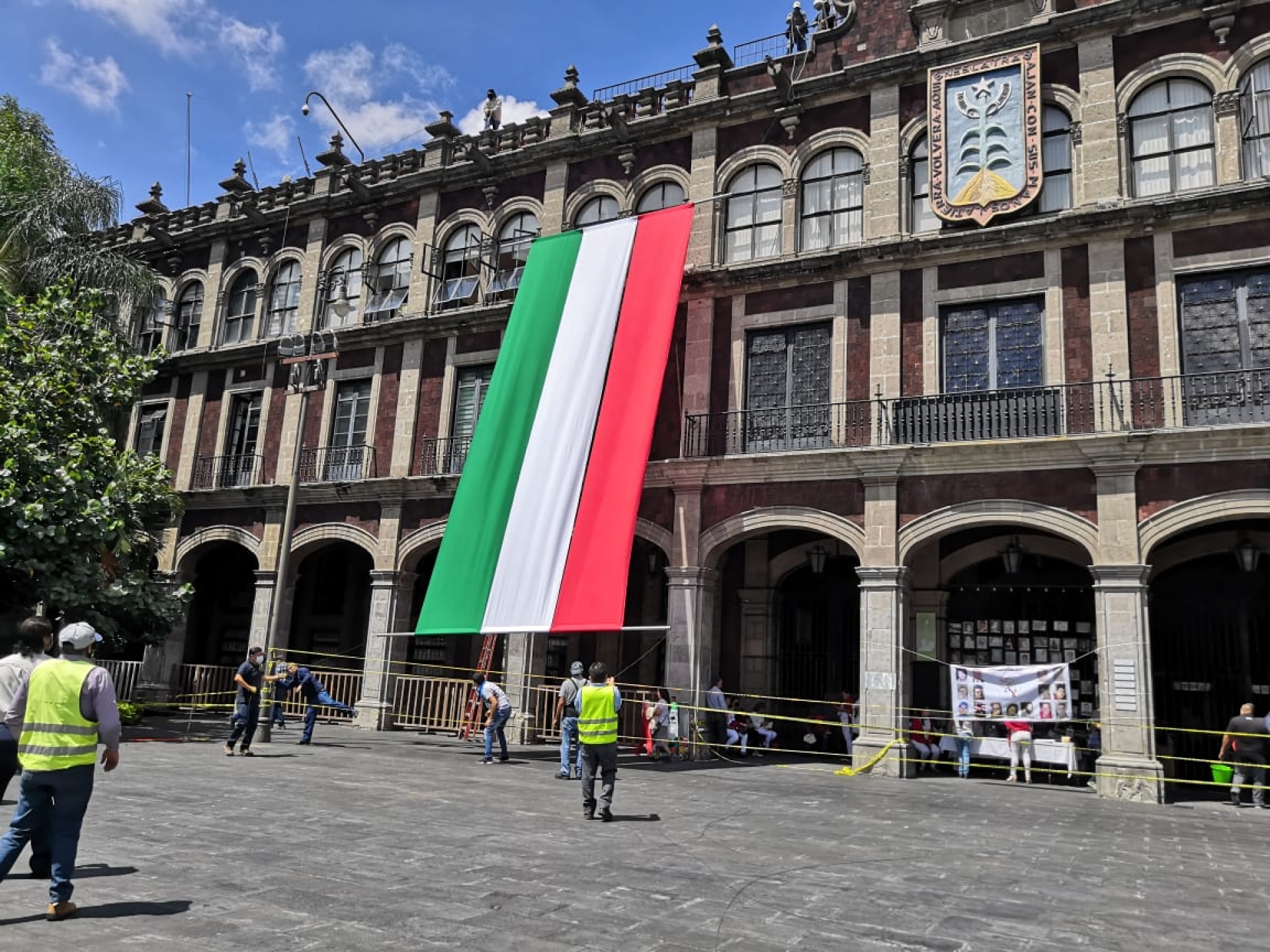 Suspenderán izamientos de bandera del 1 al 15 de septiembre en plaza de armas