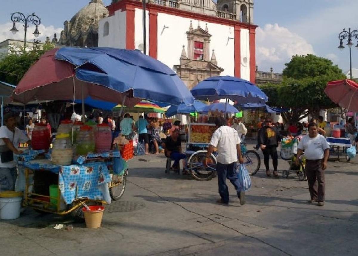 Verifican puestos ambulantes de comida para prevenir enfermedades