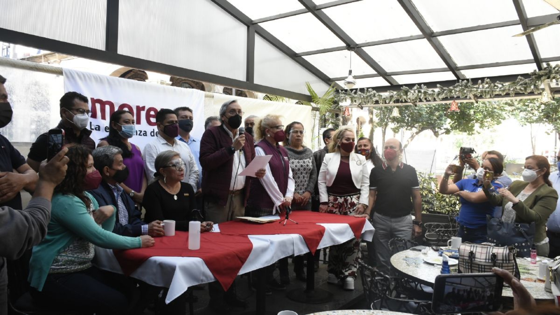 Dura negociación entre Morena y PES